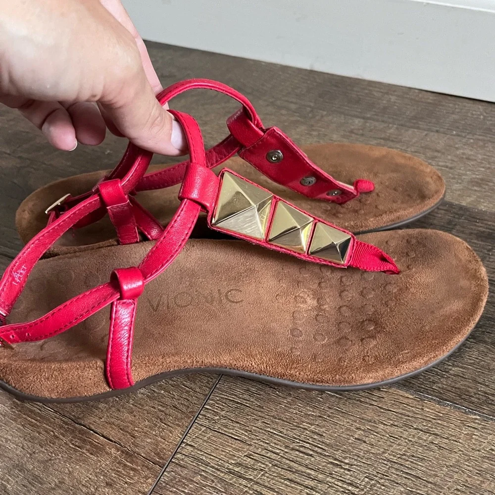 Vionic Nala Red Sandals women’s‎ size 7